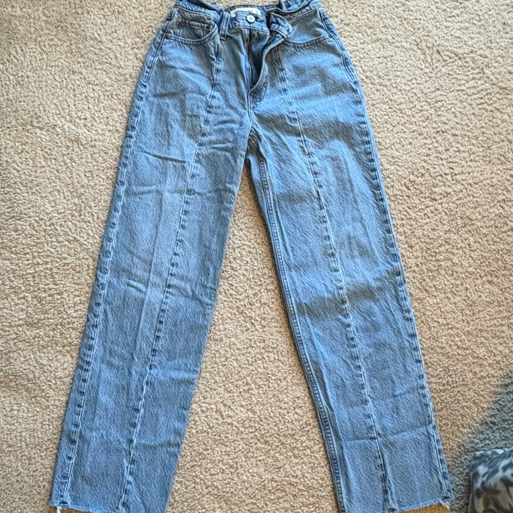 Abercrombie & Fitch Loose High Rise Jean